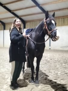 linda van creatorlinda blij met pito grondwerk oefenen naar ernstige val paard