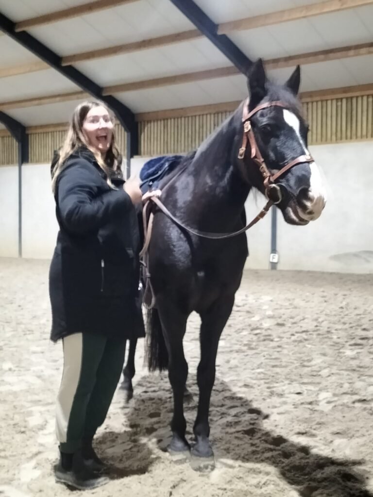 linda van creatorlinda blij met pito grondwerk oefenen naar ernstige val paard